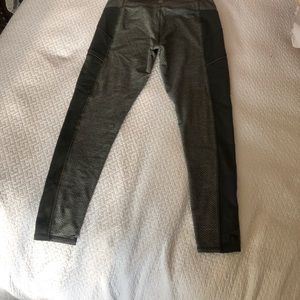 Athleta Stash Pocket Tight Army Green